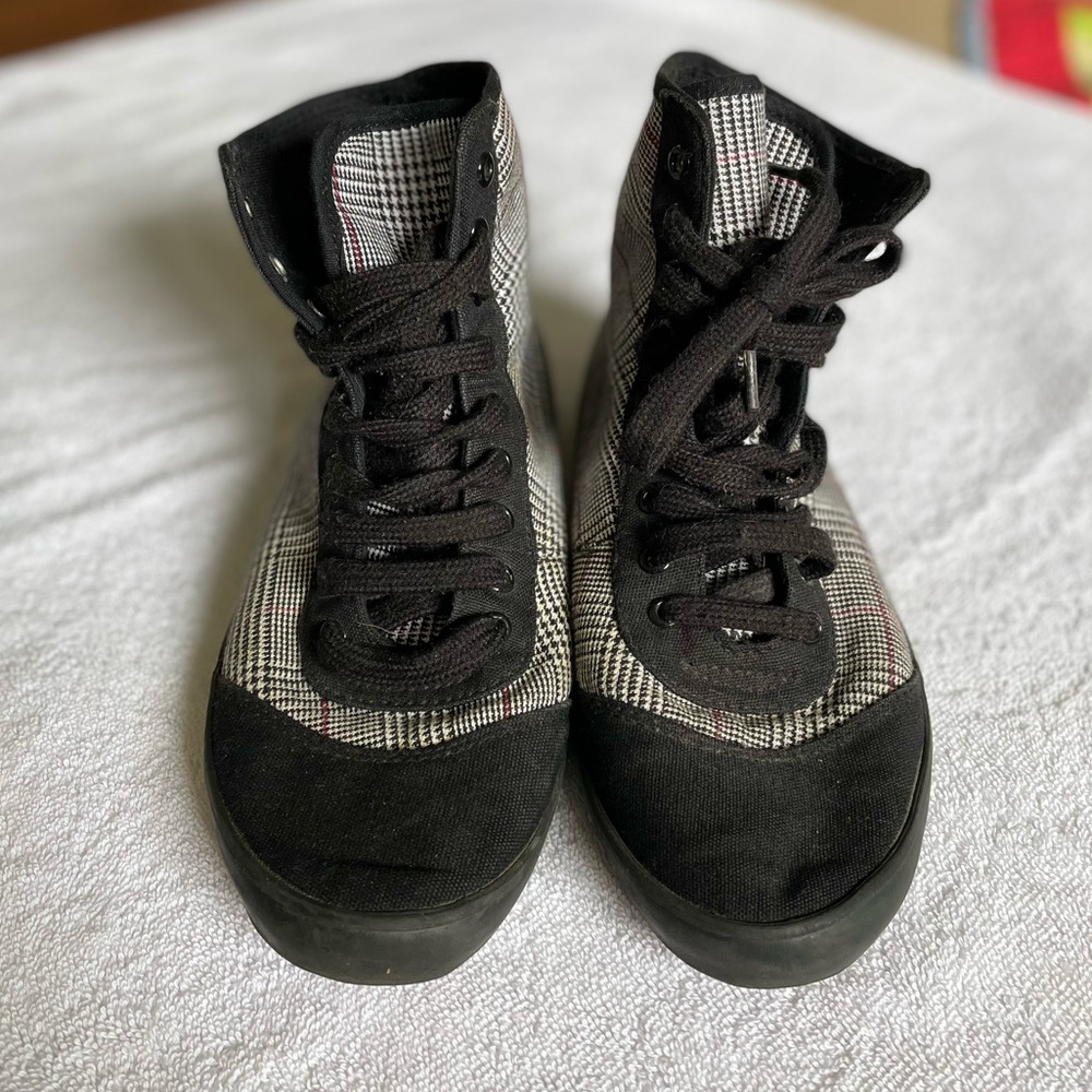 Sportsgirl houndstooth plaid high top sneakers